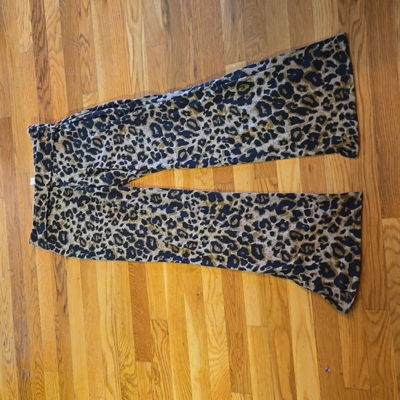 Leopard Yoga Pants C080612 - Picture 1 of 5